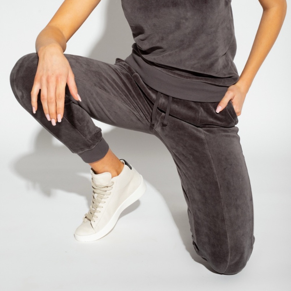 Fear of God Essentials Velour Jogger Pants Brown XXS NWT Logo Drawstring Lounge